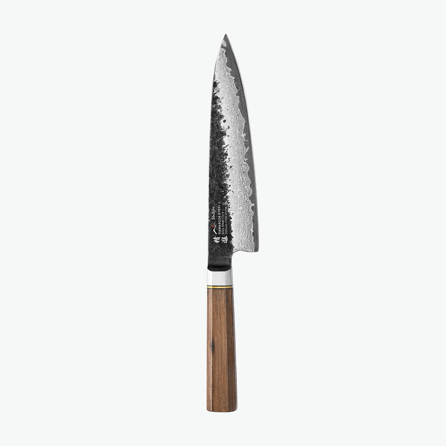 Shōjin Kashi kockkniv med valnötsskaft, 20 cm, sedd framifrån mot ljus bakgrund
