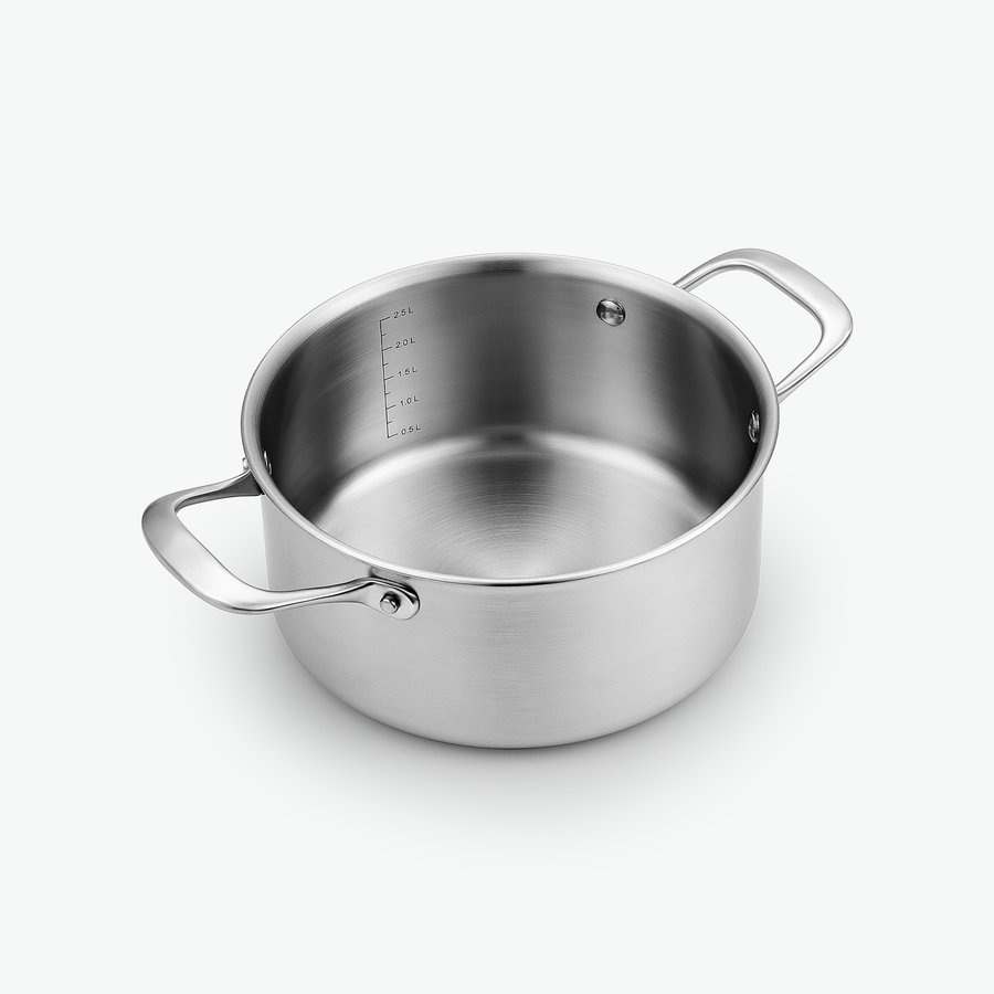 Gryta i 3-Ply rostfritt stål, 3 l, sedd snett framifrån