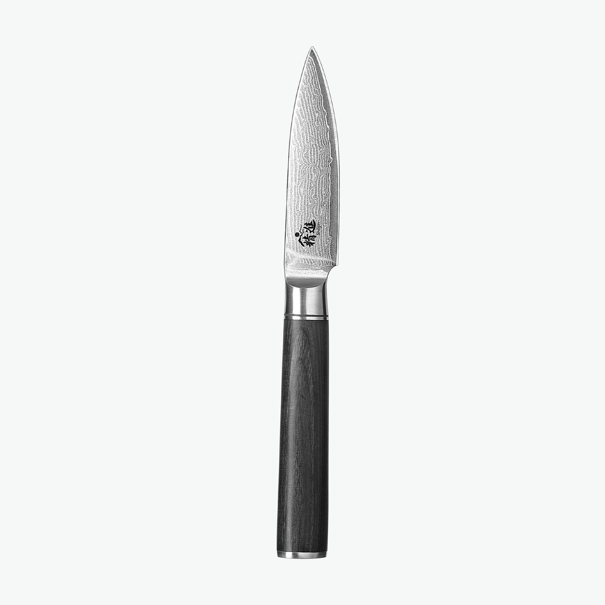 Shōjin Suna skalkniv, 9 cm, sedd framifrån mot ljus bakgrund