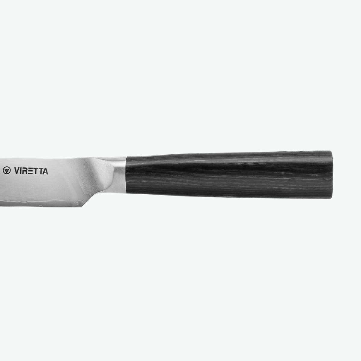 D-format skaft i svart pakkaträ på Shōjin Aira universalkniv, sett från sidan
