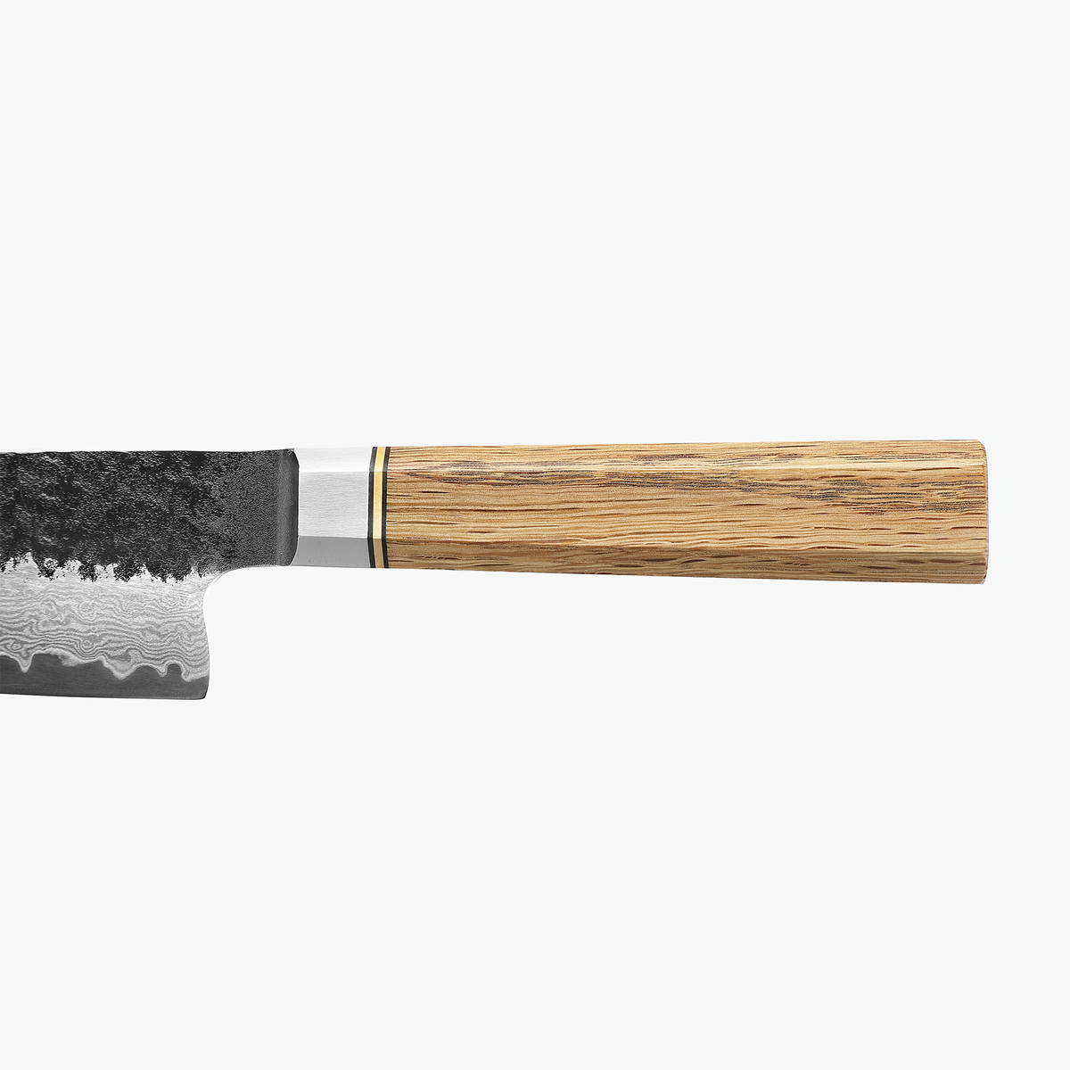 Åttkantigt skaft i ek med stålring på Shōjin Kashi kockkniv, sett från sidan