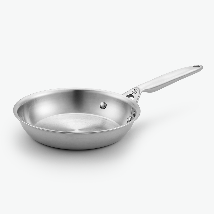 Stekpanna i 3-Ply rostfritt stål, Ø20 cm, sedd snett framifrån