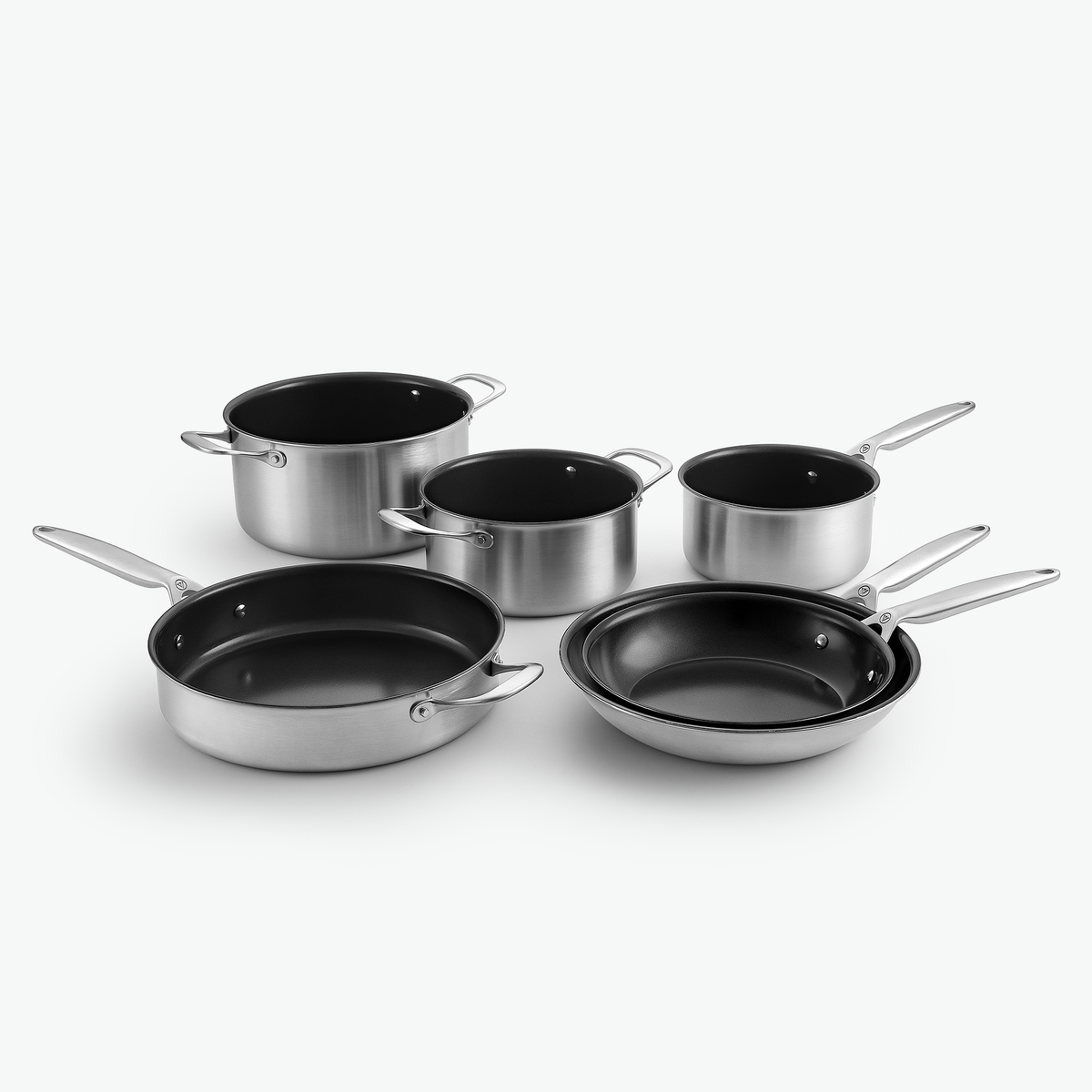 Signature-set i 3-Ply keramisk: två grytor, kastrull, sautépanna och stekpannor Ø24 och Ø28 cm, utan lock