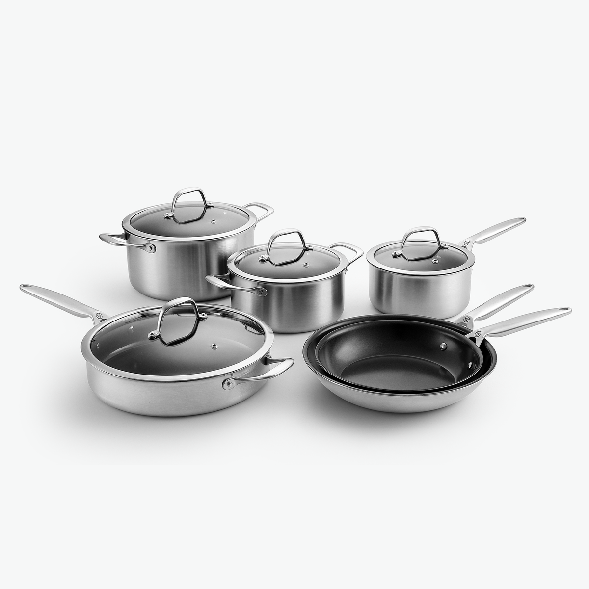 Signature-set i 3-Ply keramisk: två grytor, kastrull, sautépanna och stekpannor Ø24 och Ø28 cm, med glaslock