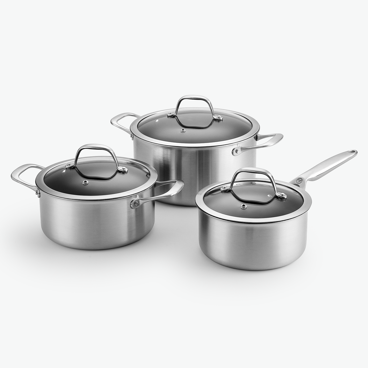Gryta Trio i 3-Ply keramisk: kastrull 2,2 l och grytor på 3 l och 5,6 l, med glaslock, sett snett framifrån