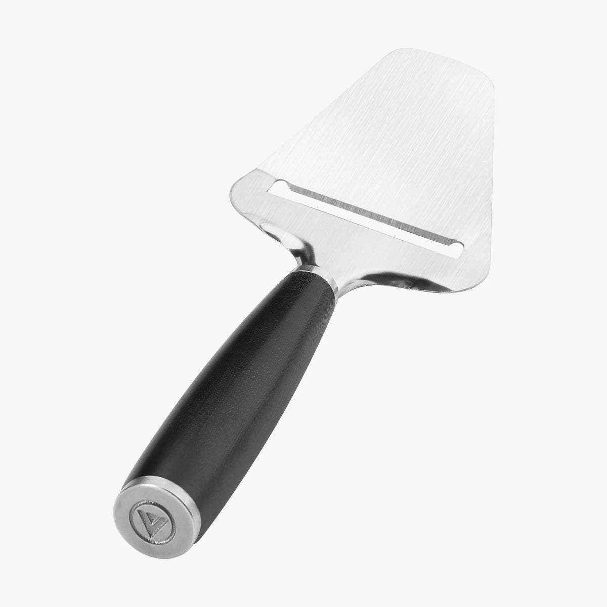 Osthyvel med handtag i G-10, sedd snett