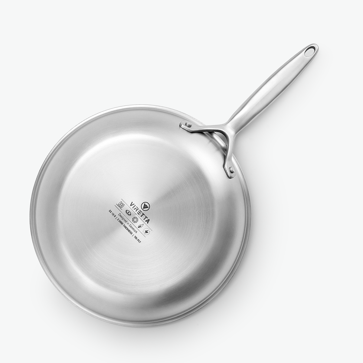 Botten på stekpanna i 3-Ply Hybrid, Ø28 cm, sedd underifrån