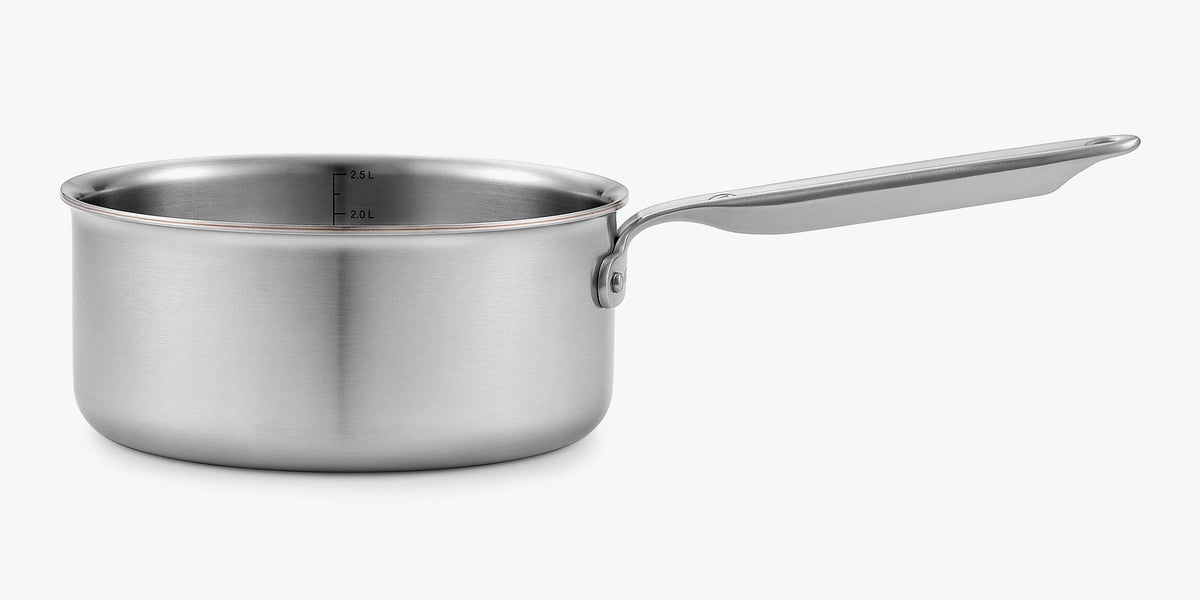 Kastrull i 5-Ply rostfritt stål med kopparkärna, Ø20 cm, 3 l, sedd från sidan