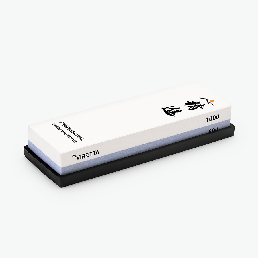 Shōjin slipsten 500/1000 ur setet, på gummibotten, sedd snett