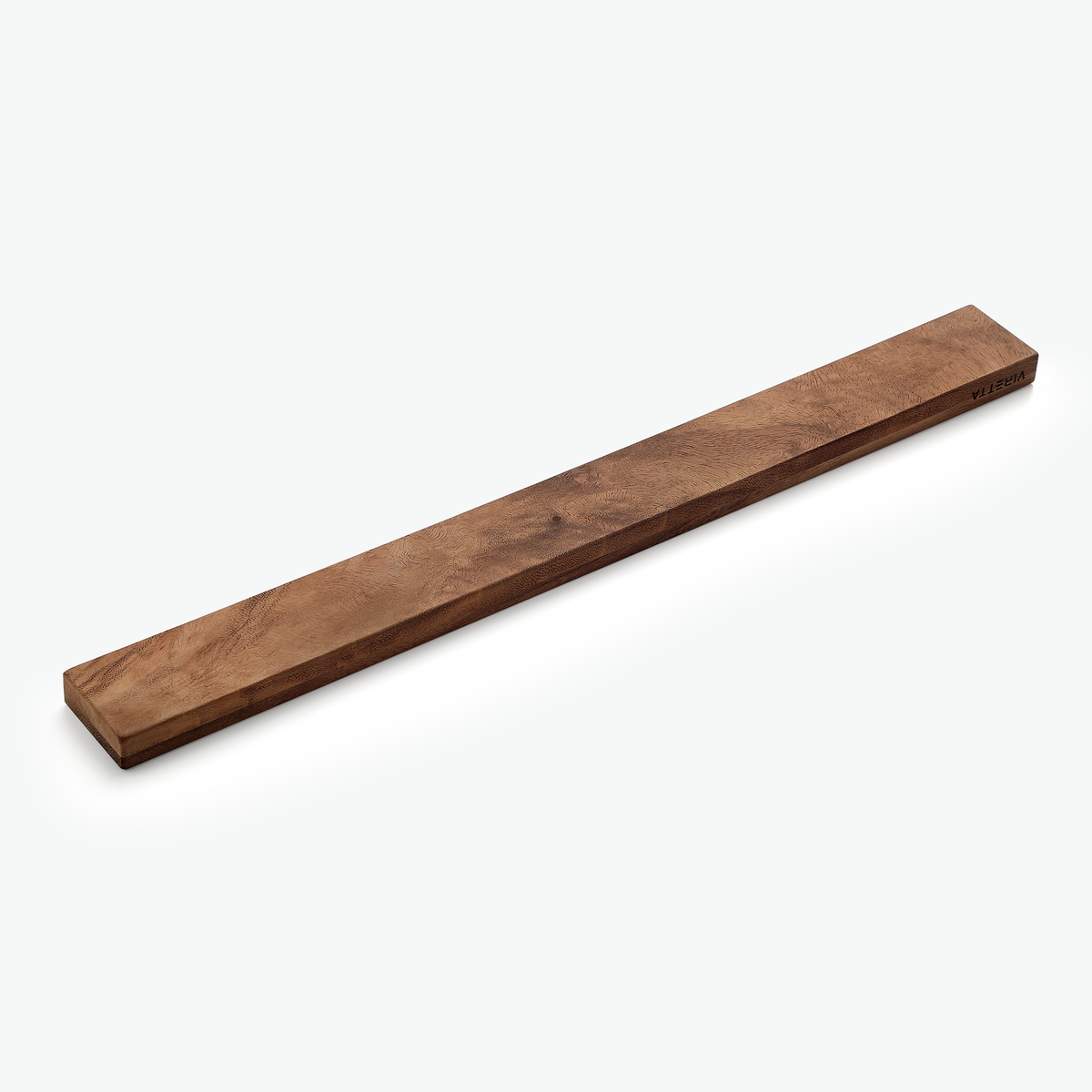 Knivmagnet i valnöt, 60 cm, sedd snett ovanifrån